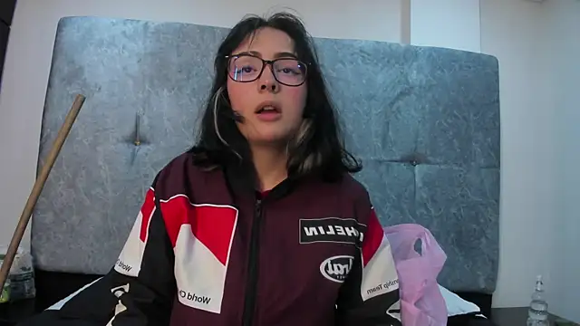 Mythical_Girl's cam snapshot