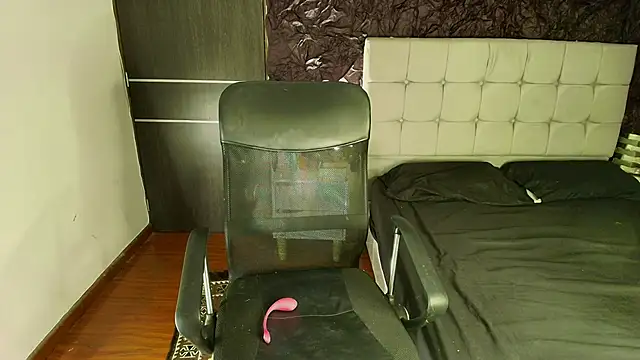 ChloeSanchezx's cam snapshot