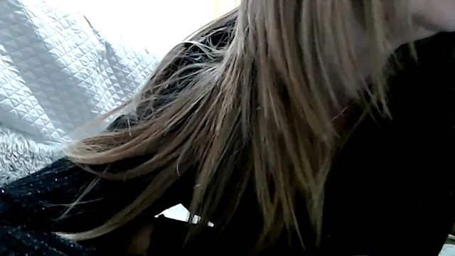 SerenaMilf's web cam