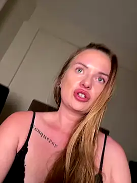 ElenaRebelle live sex cam