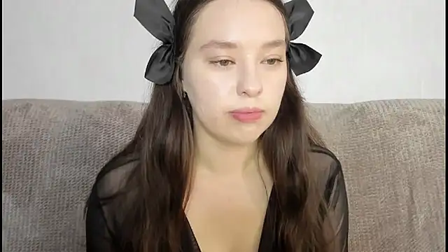 PureLedy's cam snapshot