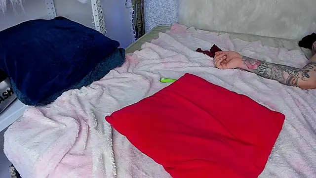 Littlepearl23 live sex cam