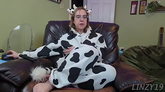 Linzy_19 live sex cam