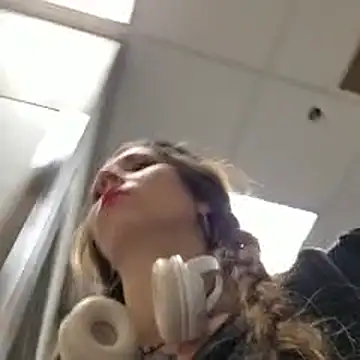 KittyWhispers's cam snapshot