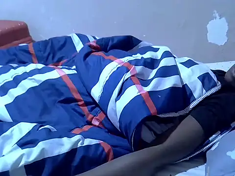 Just_Karu's cam snapshot