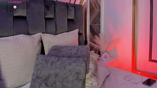 TaniaSmith1's cam snapshot