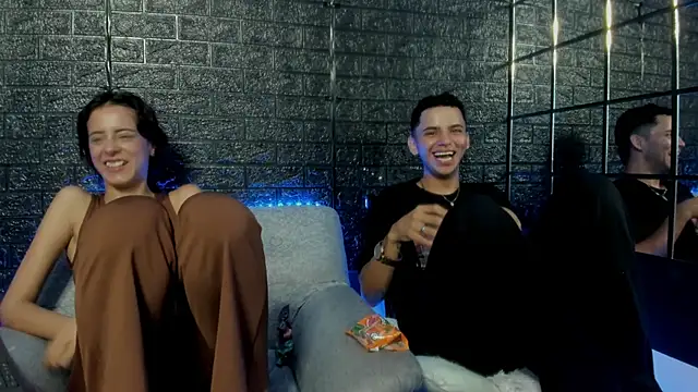 HellAndDante_'s cam snapshot