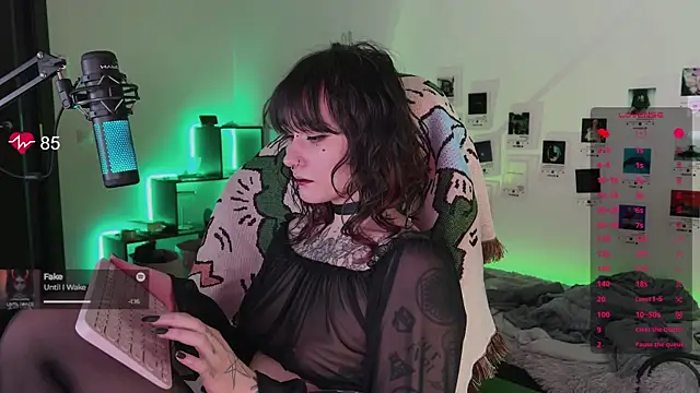 deadlysweet's cam snapshot