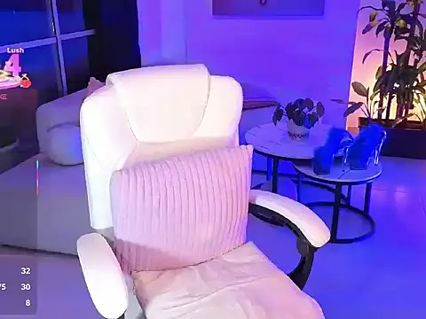 GIAglowing live sex cam