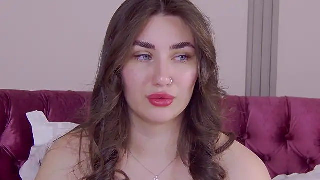 KiraBarlows live sex cam