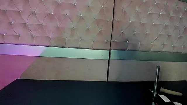 Sara_Moon_18's cam snapshot