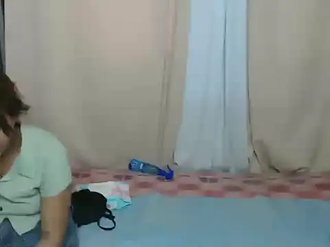 joanpetite's cam snapshot