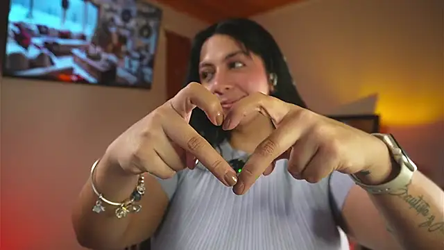 coraline_latin's cam snapshot