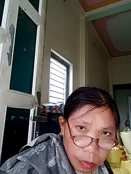 bella-la's cam snapshot