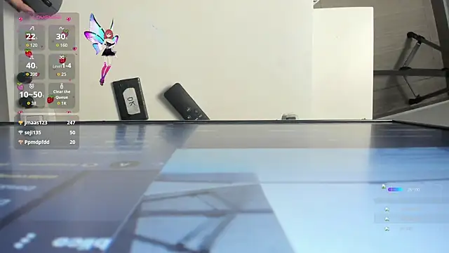 ela_petit's cam snapshot