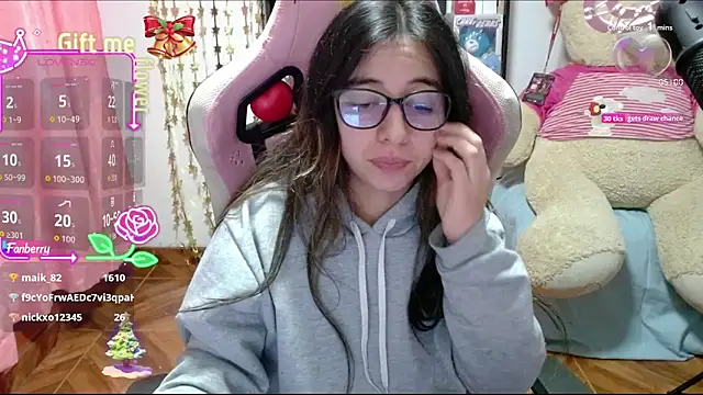 Maggie_Fox3's cam snapshot