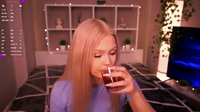 KaryTasch's cam snapshot