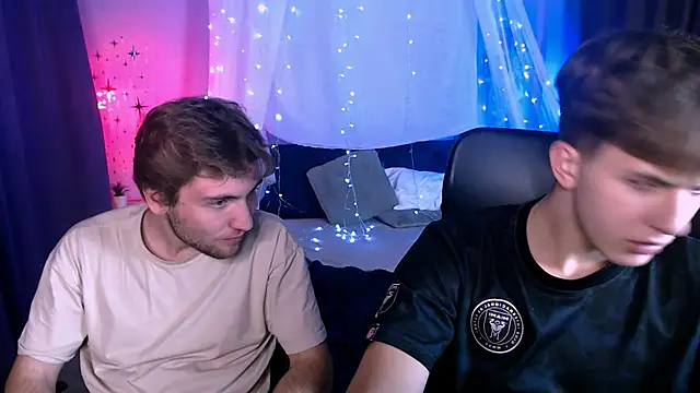 travis_wolf_'s cam snapshot