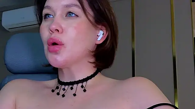 katy__moonj's cam snapshot