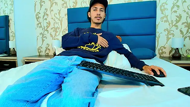 Marcus_Jeron's cam snapshot