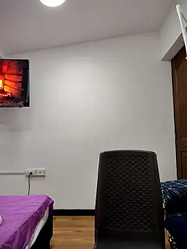 Miss_balloonsmila live sex cam