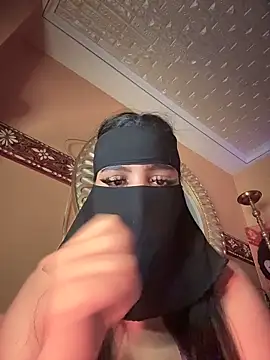 Queentaraf999 live sex cam