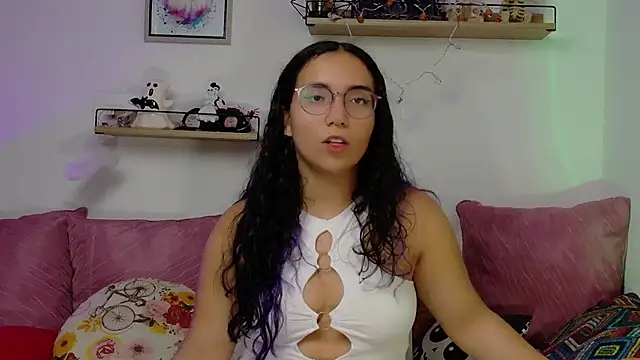 LucyDerby's cam snapshot