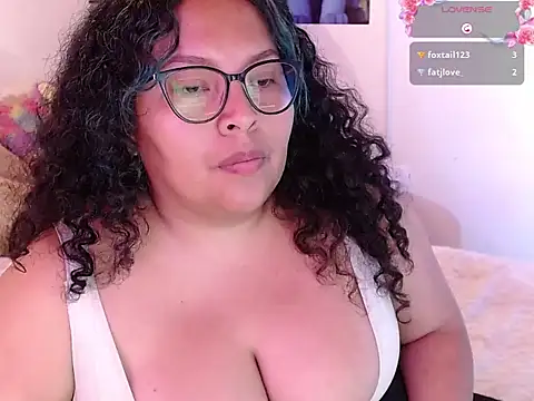 yvonne_jlove's cam snapshot