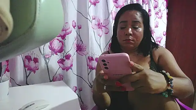 whore_kinky's cam snapshot