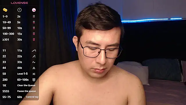 andrewmhilton_'s cam snapshot