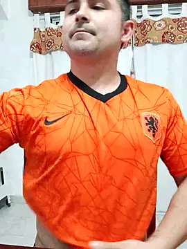 Bradd_32's cam snapshot