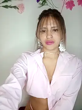 BellaChiquis_'s cam snapshot