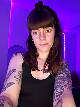 EmilieEdelana's cam snapshot