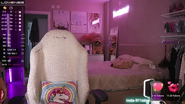 Break-me-Shake-me's cam snapshot