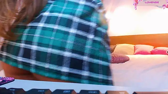 Magic_Eyes__'s cam snapshot