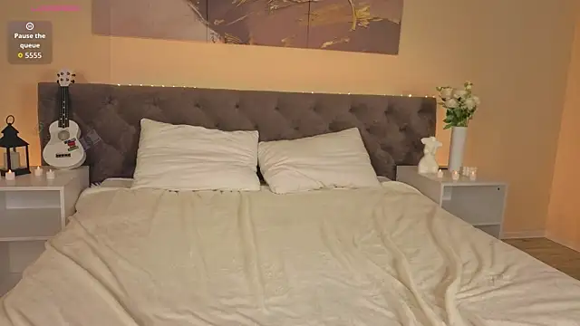 Ariella_Sol's cam snapshot