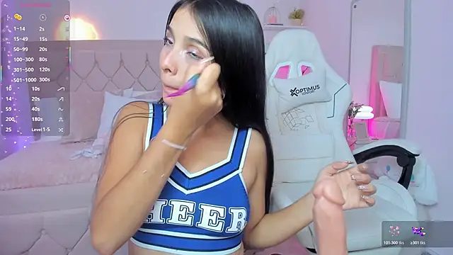 kim_dreams18's cam snapshot