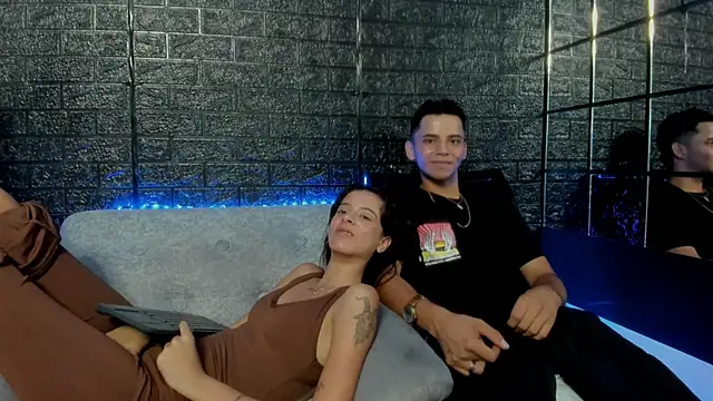 HellAndDante_'s cam snapshot