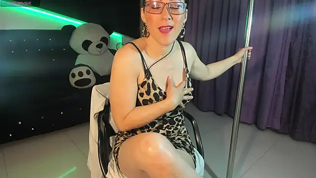 blue_grey_'s cam snapshot