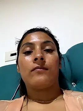 Cami_Leon2's cam snapshot