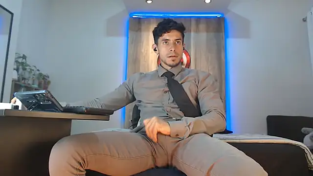 Andrew_4_ live sex cam