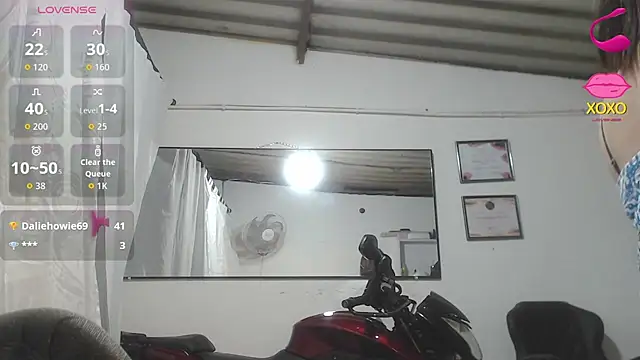 mia_donatto369's cam snapshot