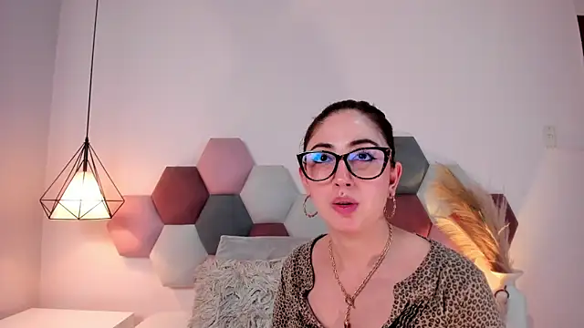 Emilywatsonn's cam snapshot