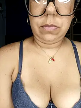 MilfTentasion's cam snapshot