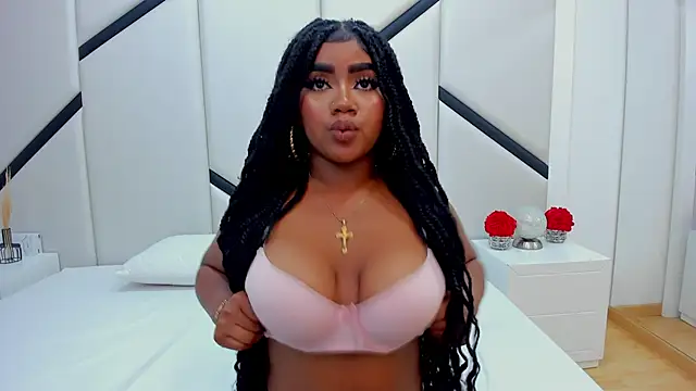 MirandaTurbay's cam snapshot