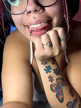 moan4mona's cam snapshot