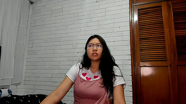 Naia_Stant's cam snapshot