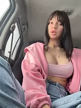 JulliaVegas live sex cam