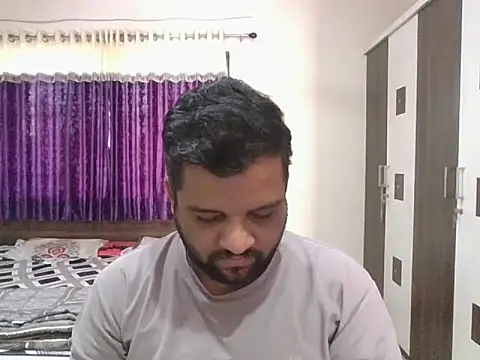 dhruv_love's cam snapshot