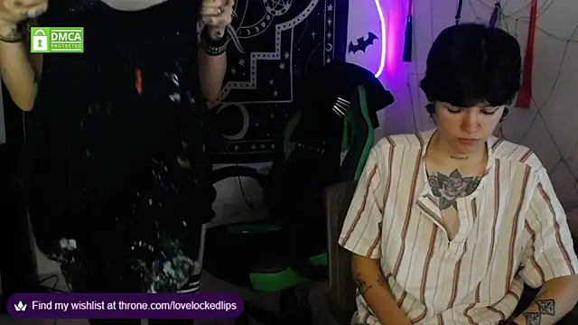 lovelockedlips's cam snapshot